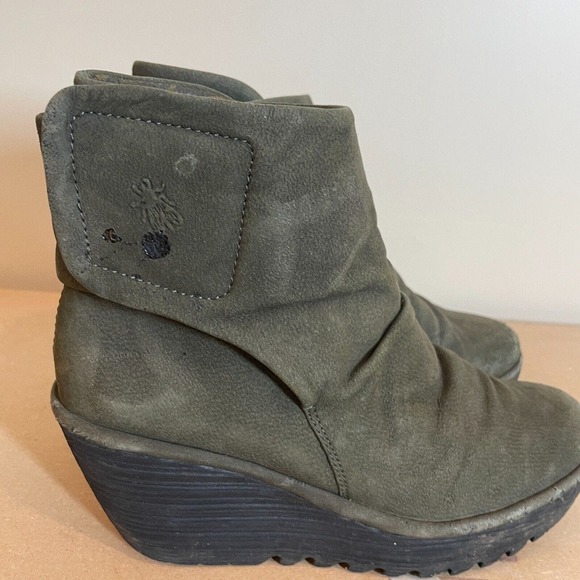 FLY London Bootie Boots Women's Size 39 Green Solid Ankle Wedge Heel Hook & Loop - Picture 3 of 10